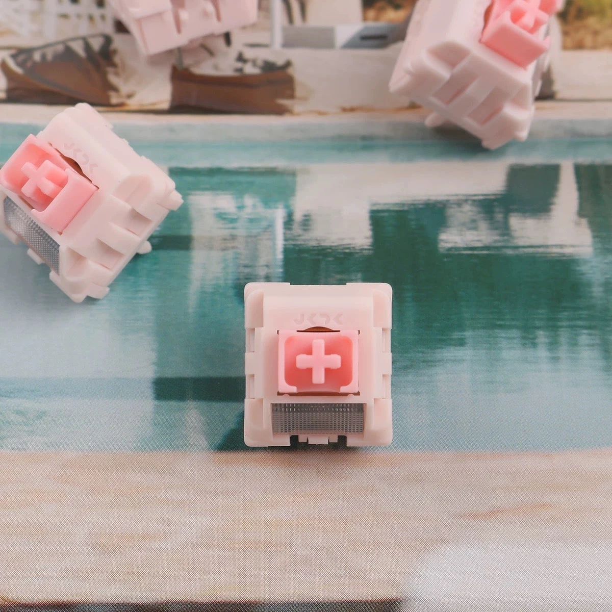 Gentle Lucy V2 Switch 2 Gentle Lucy V2 Switch - Image 2